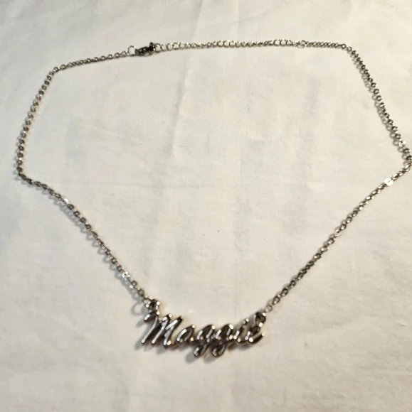 Silver Toned Personalized Name Necklace Maggie 16 Inches - Picture 2 of 5